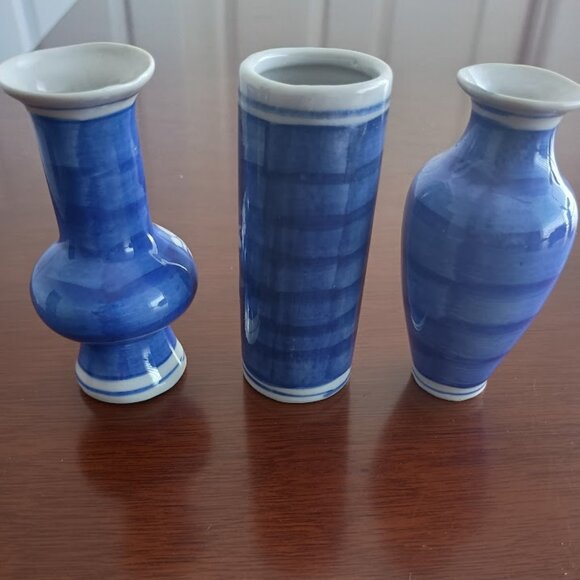 Miniature Asian Inspired Blue and White Vases - Picture 3 of 5